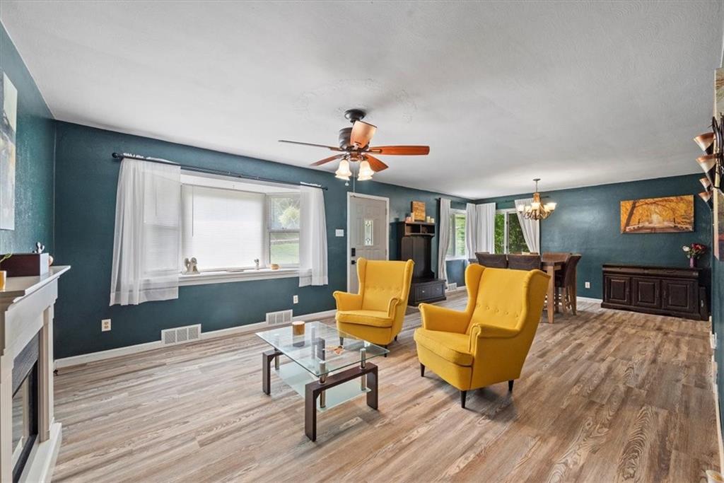 101 Forest Grove Road Coraopolis, PA 15108 - Photo 4 of 28 Gallery Image 4