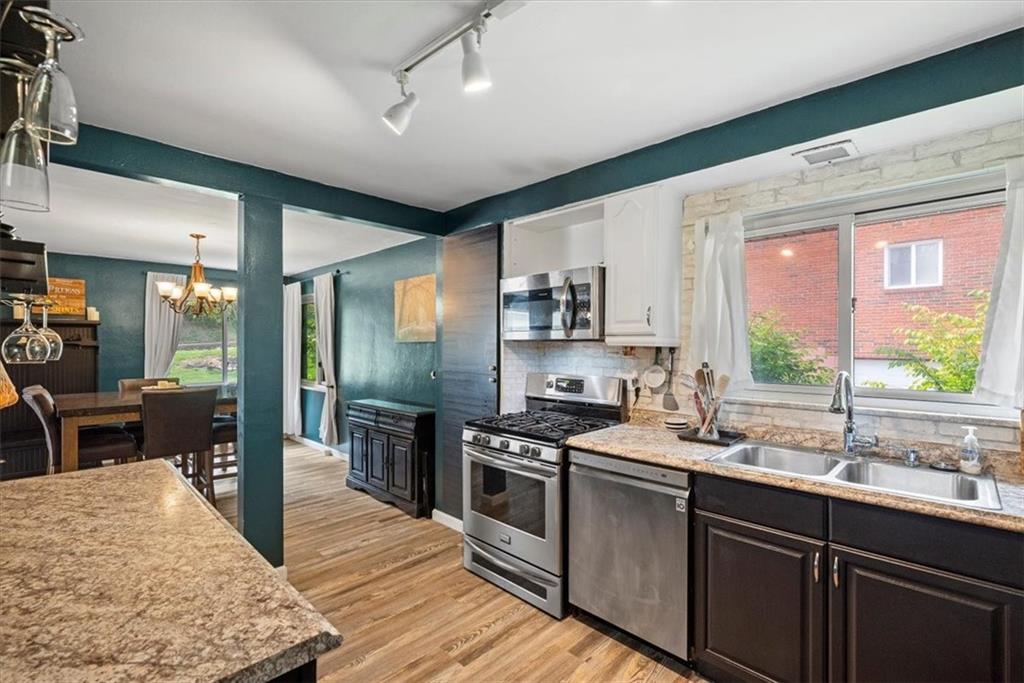 101 Forest Grove Road Coraopolis, PA 15108 - Photo 9 of 28 Gallery Image 9