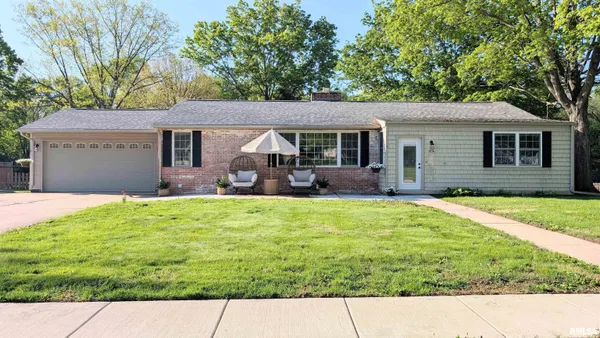 $279,900 | 804 Hilldale Avenue, Washington, IL 61571