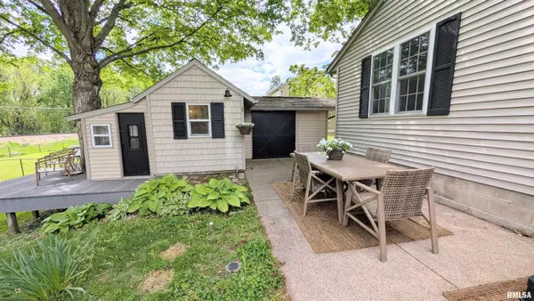 $279,900 | 804 Hilldale Avenue, Washington, IL 61571