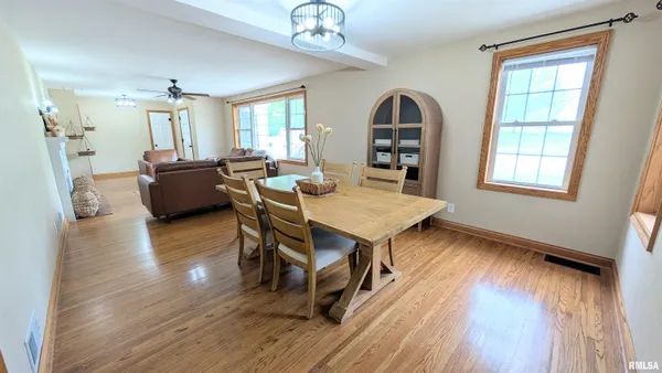 $279,900 | 804 Hilldale Avenue, Washington, IL 61571