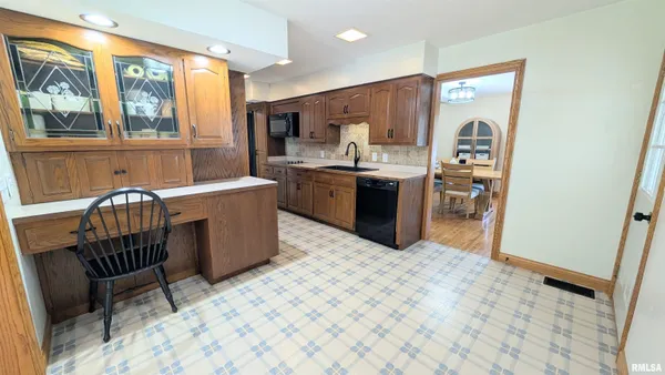$279,900 | 804 Hilldale Avenue, Washington, IL 61571