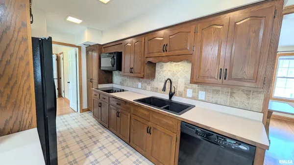 $279,900 | 804 Hilldale Avenue, Washington, IL 61571