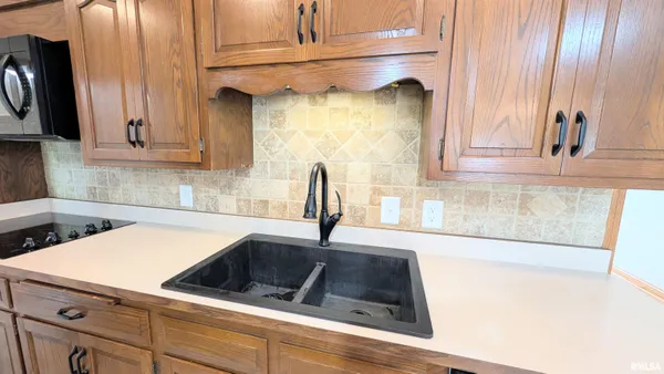 $279,900 | 804 Hilldale Avenue, Washington, IL 61571