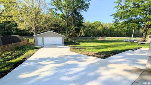 $279,900 | 804 Hilldale Avenue, Washington, IL 61571