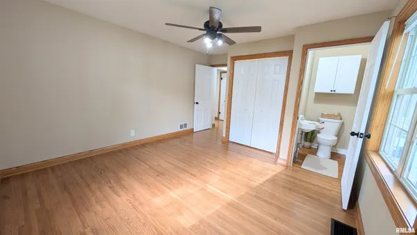 $279,900 | 804 Hilldale Avenue, Washington, IL 61571