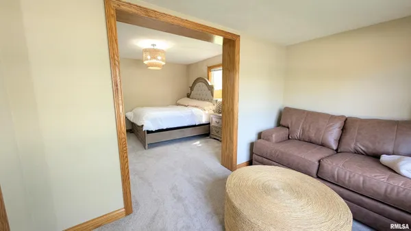 $279,900 | 804 Hilldale Avenue, Washington, IL 61571