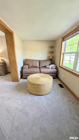$279,900 | 804 Hilldale Avenue, Washington, IL 61571
