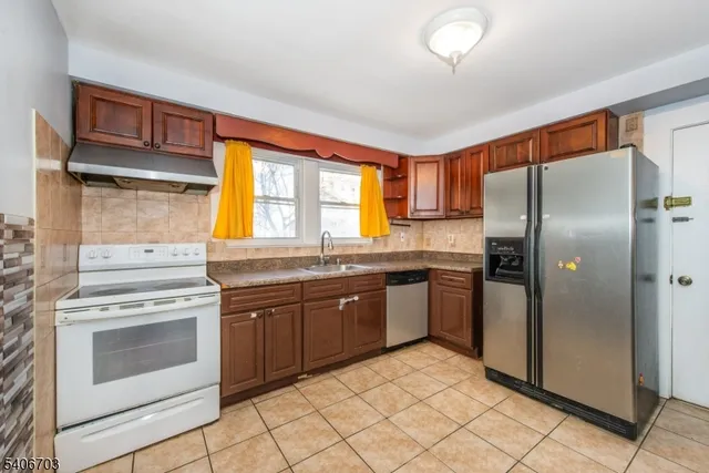 $2,950 | 86 Watsessing Avenue, Unit 1, Bloomfield, NJ 07003