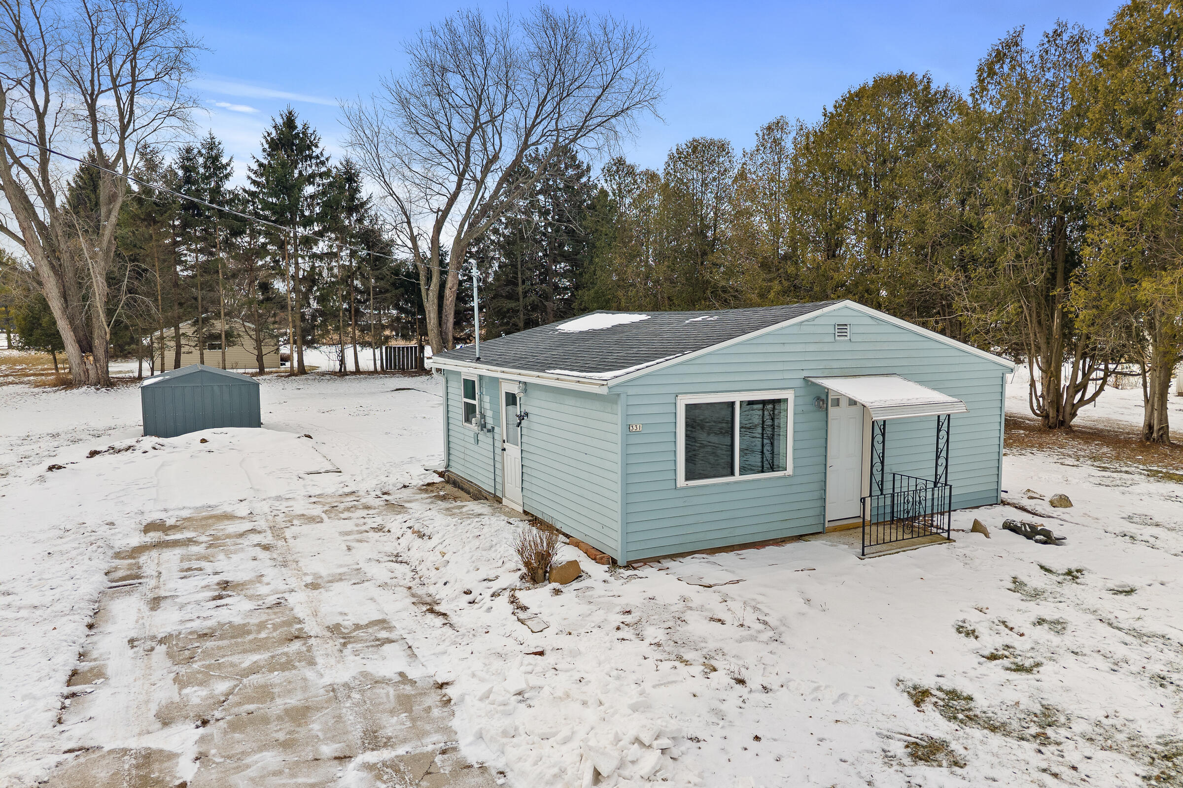 331 East Washington Avenue Cleveland, WI 53015 - Photo 17 of 21 331 E Washington Avenue