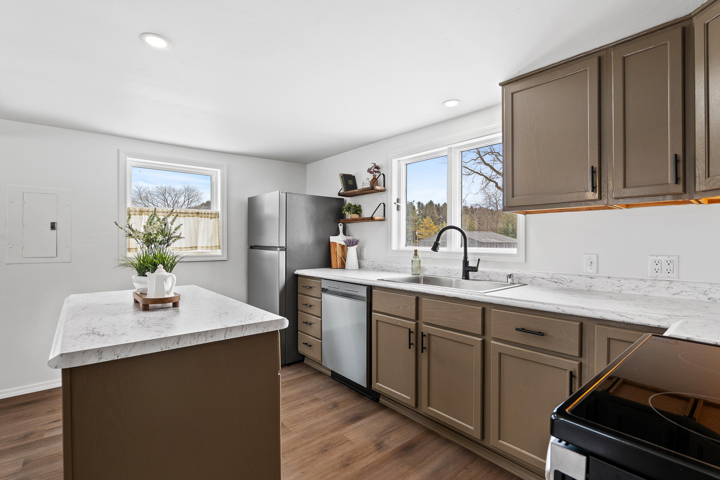 331 East Washington Avenue Cleveland, WI 53015 - Photo 3 of 21 Major Appliances Included