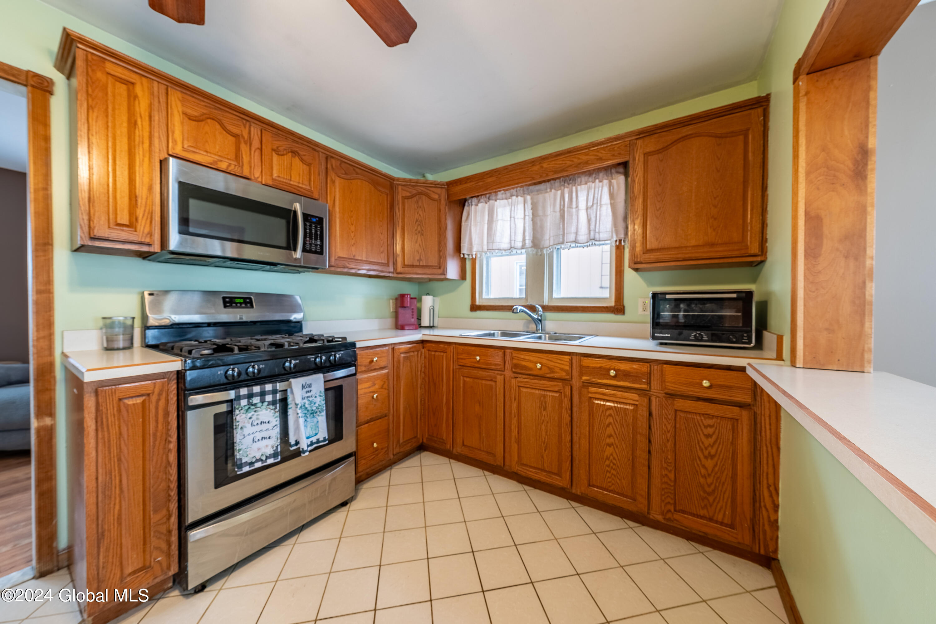 714 Curry Road Rotterdam, NY 12306 - Photo 7 of 22 DSC07545-HDR