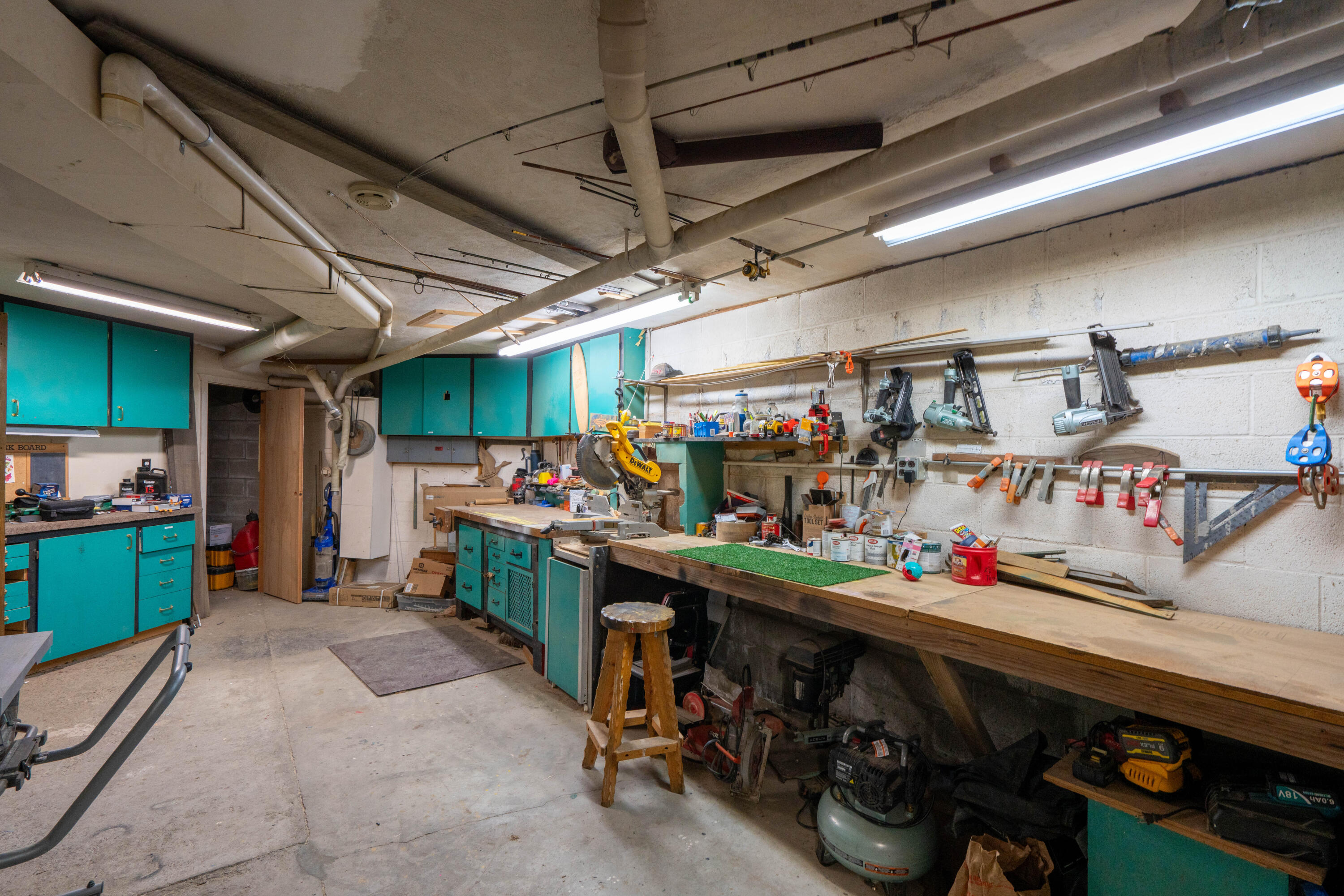 54651 Huntington Road Bend, OR 97707 - Photo 33 of 64 Downstairs Shop