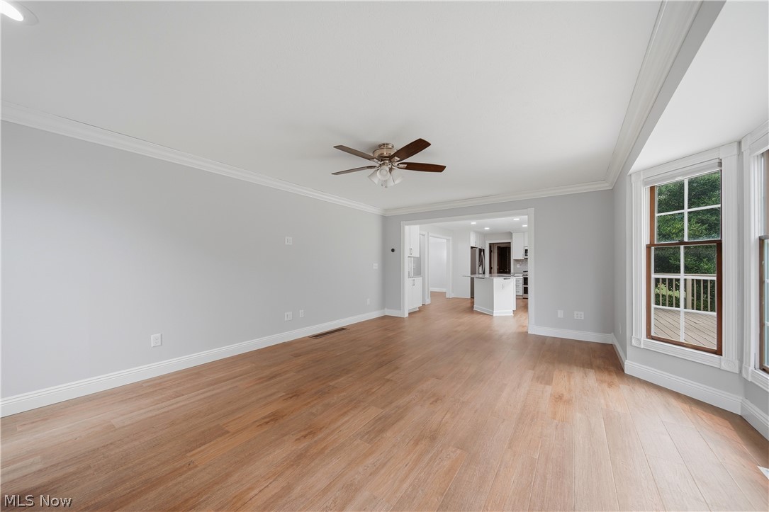4764 Young Road Stow, OH 44224 - Photo 11 of 41 Family room looking into the kitchen.