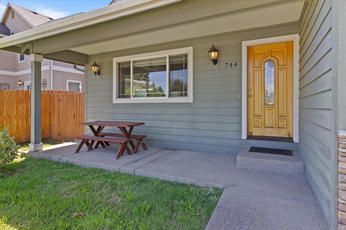 744 Lincoln Road Grants Pass, OR 97526 - Photo 18 of 19 02-744 Lincoln Rd-2