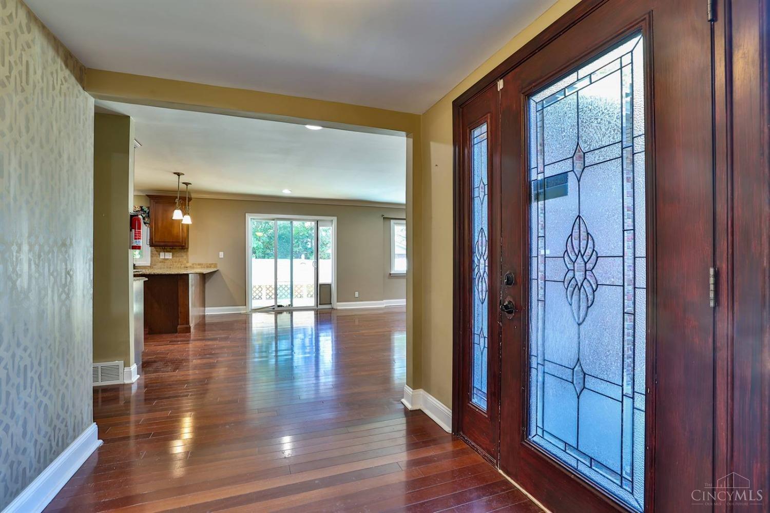 8816 Wuest Road Cincinnati, OH 45251 - Photo 5 of 45 Gallery Image 5