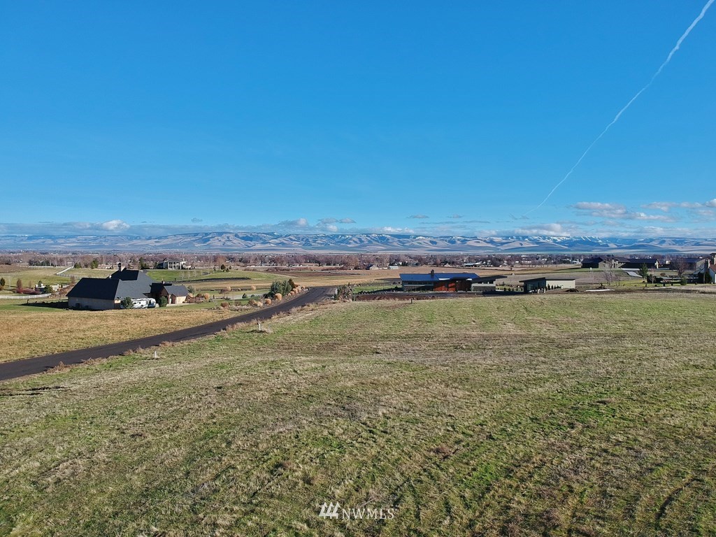 103 Red Hawk Road Walla Walla, WA 99362 - Photo 6 of 6