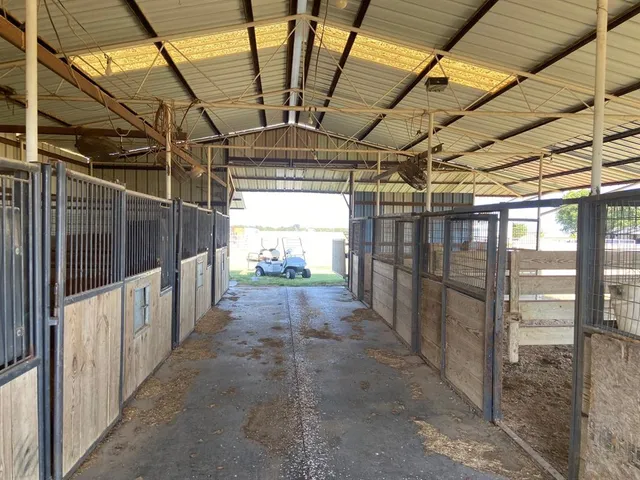a view of a house with a big yard