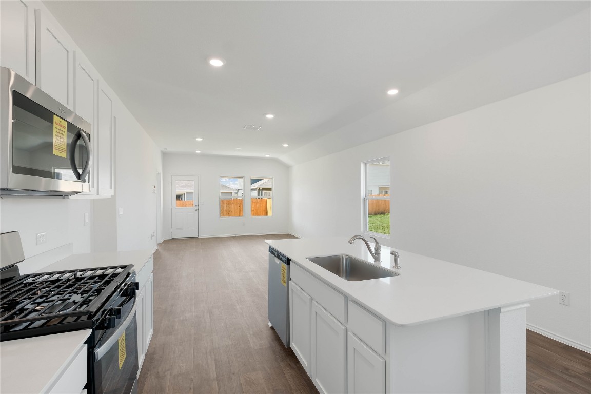 12204 Douglas Fir Circle Mustang Ridge, TX 78610 - Photo 5 of 16