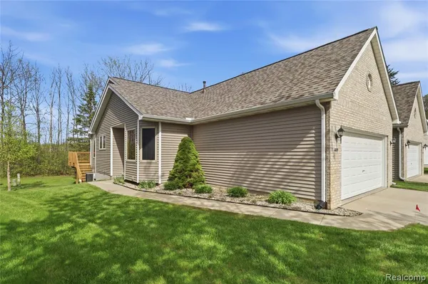 $249,900 | 1089 Jenna Drive, Unit 217, Davison, MI 48423