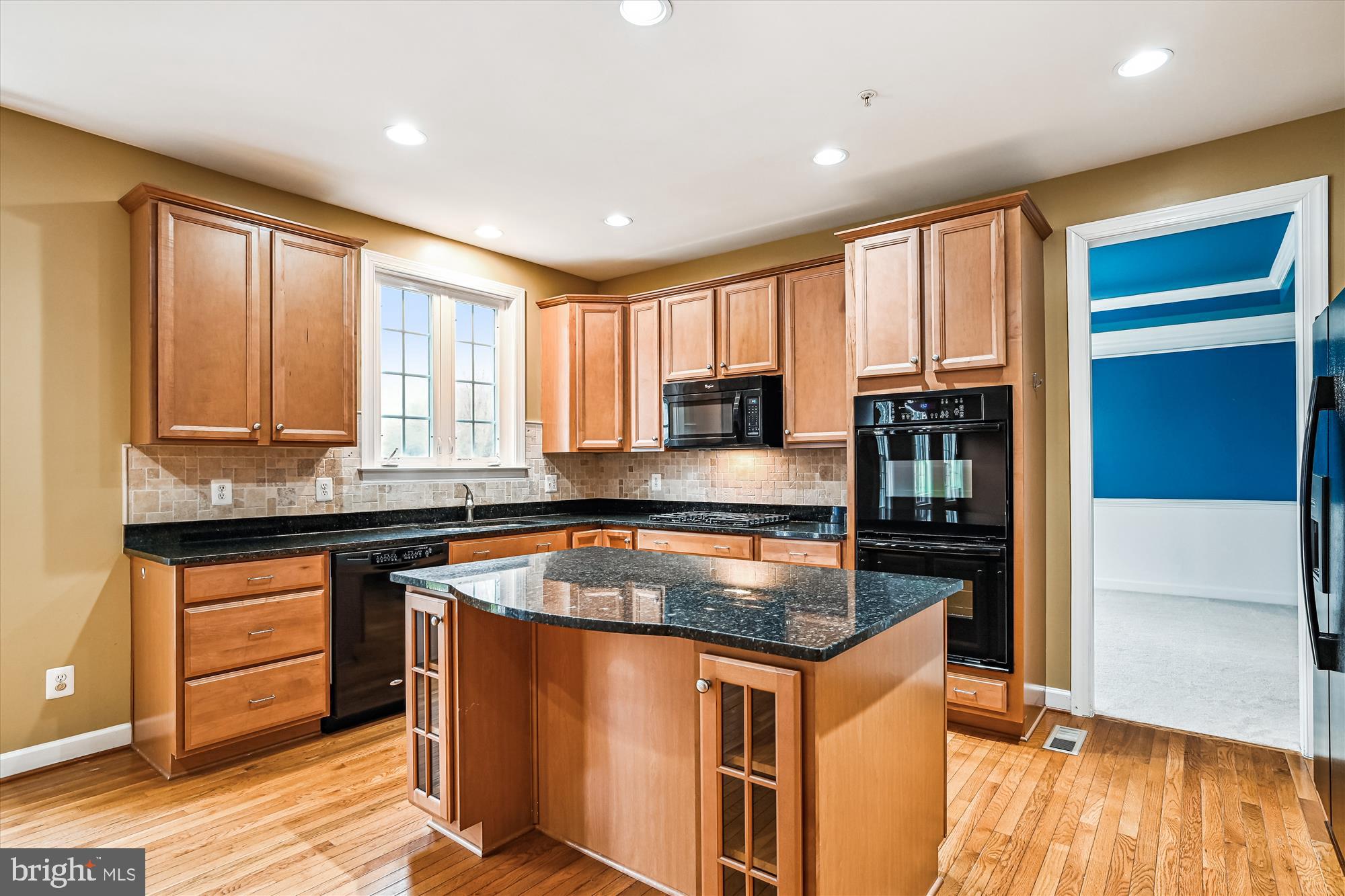 102 Holly Road Edgewater, MD 21037 - Photo 16 of 72 Kitchen
