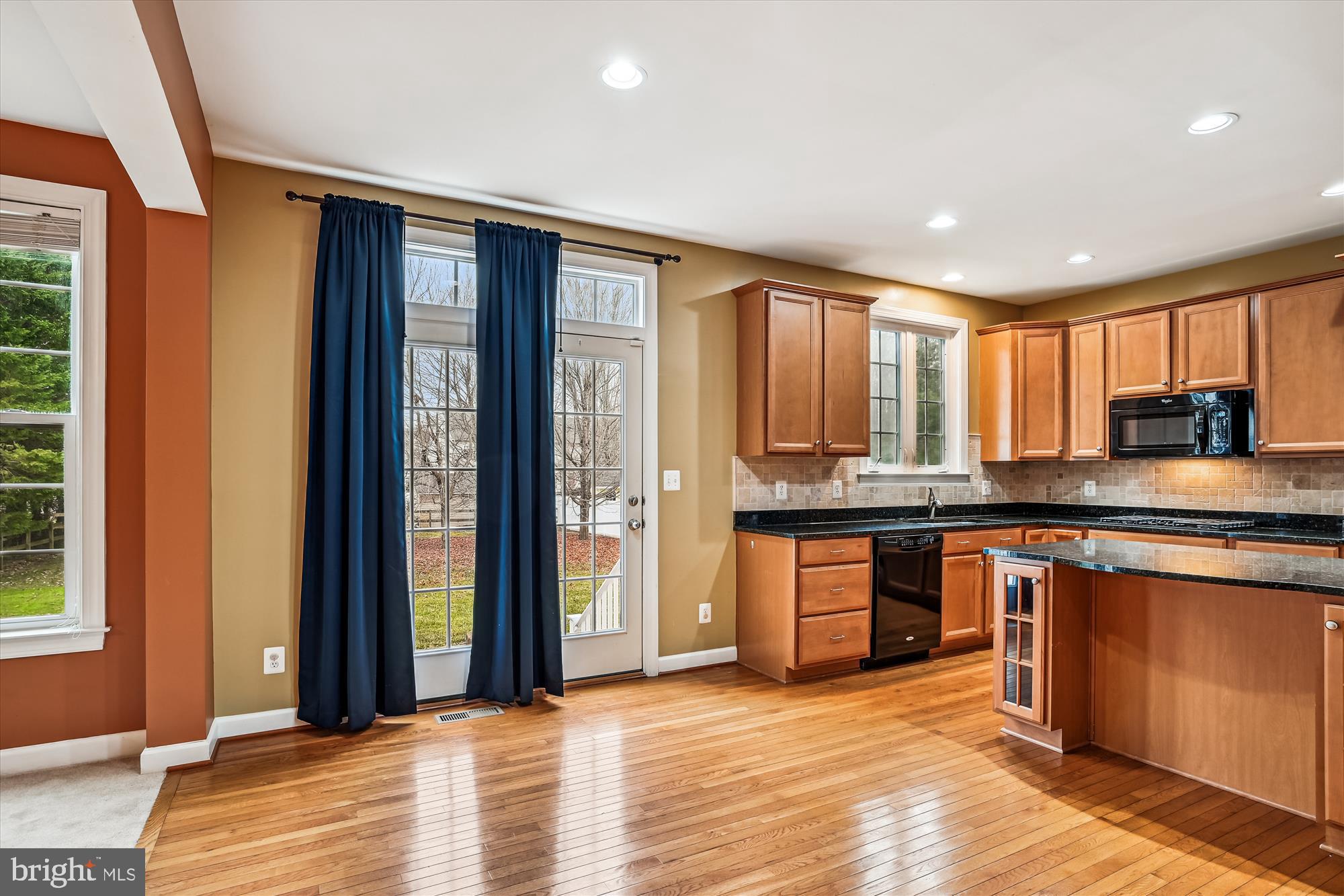102 Holly Road Edgewater, MD 21037 - Photo 21 of 72 Eat-in kitchen! With access to backyard