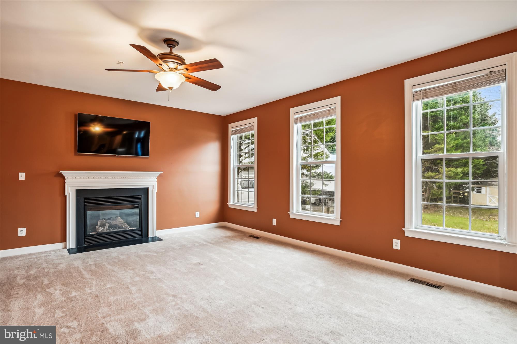 102 Holly Road Edgewater, MD 21037 - Photo 24 of 72 Family Room