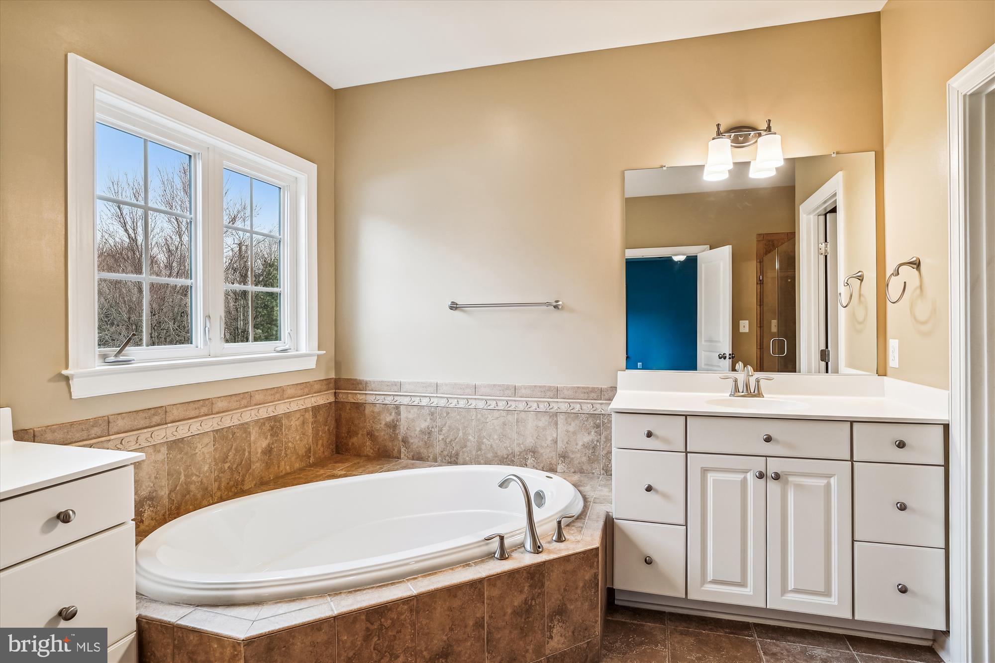 102 Holly Road Edgewater, MD 21037 - Photo 42 of 72 Primary En-Suite with Soaking Tub