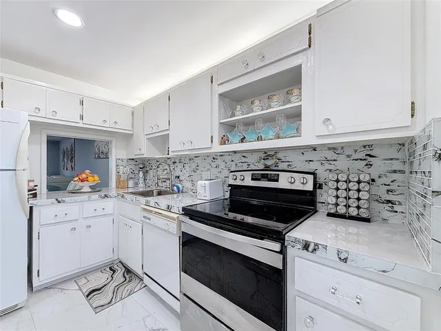 $2,250 | 2731 Northeast 14th Street Causeway, Unit 812, Pompano Beach, FL 33062