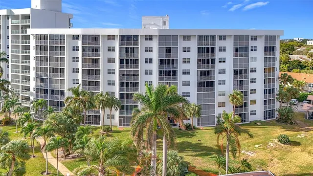 $2,250 | 2731 Northeast 14th Street Causeway, Unit 812, Pompano Beach, FL 33062