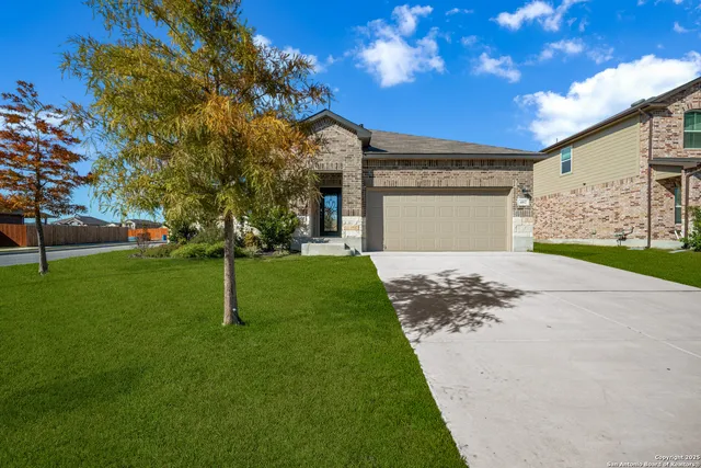 $2,050 | 402 Singing Brook, Cibolo, TX 78108