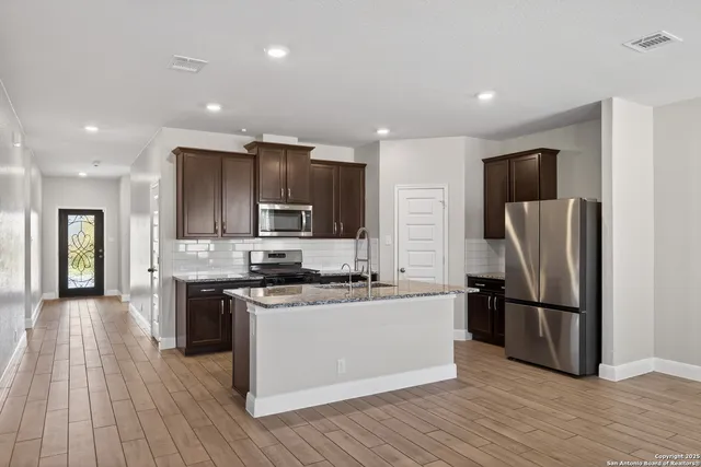 $2,050 | 402 Singing Brook, Cibolo, TX 78108