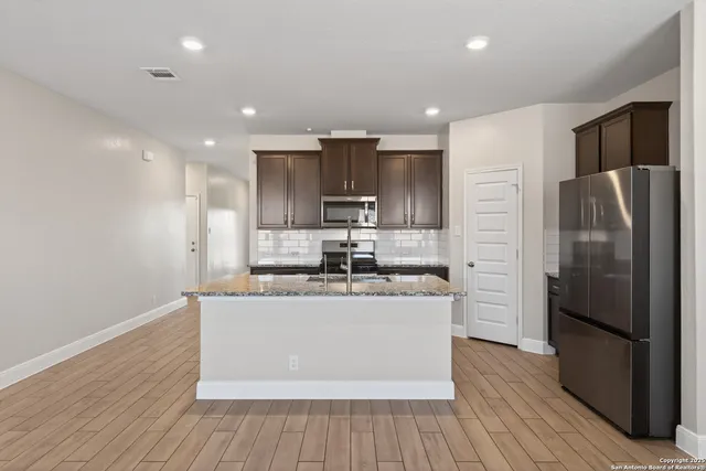 $2,050 | 402 Singing Brook, Cibolo, TX 78108