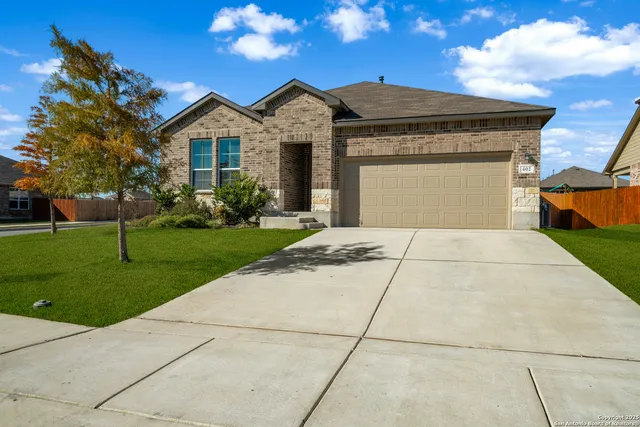 $2,050 | 402 Singing Brook, Cibolo, TX 78108
