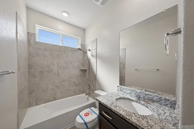 $2,050 | 402 Singing Brook, Cibolo, TX 78108