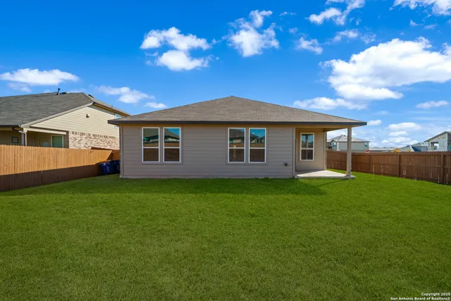 $2,050 | 402 Singing Brook, Cibolo, TX 78108