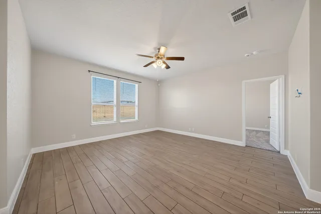 $2,050 | 402 Singing Brook, Cibolo, TX 78108