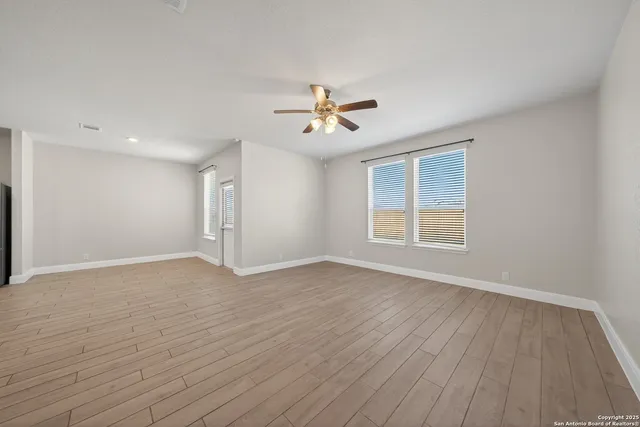 $2,050 | 402 Singing Brook, Cibolo, TX 78108