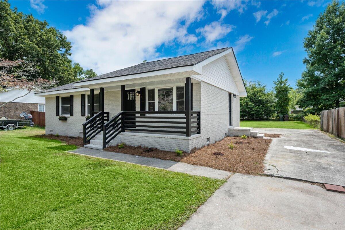 186 Monitor Circle Moncks Corner, SC 29461 - Photo 1 of 19 03-Sara Barclay Photography LLC-17