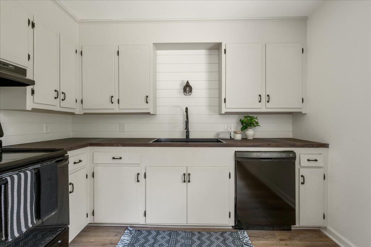 186 Monitor Circle Moncks Corner, SC 29461 - Photo 3 of 19 07-Sara Barclay Photography LLC-14
