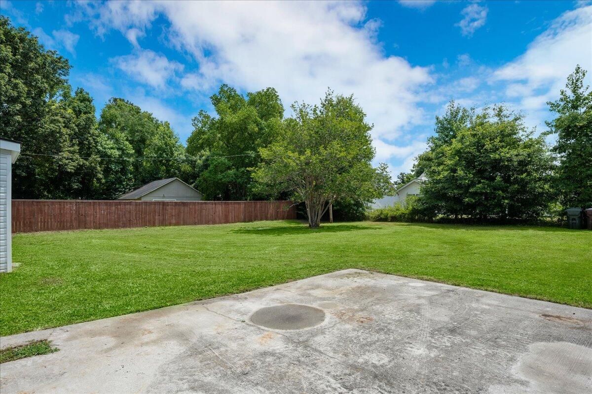 186 Monitor Circle Moncks Corner, SC 29461 - Photo 5 of 19 18-Sara Barclay Photography LLC-18