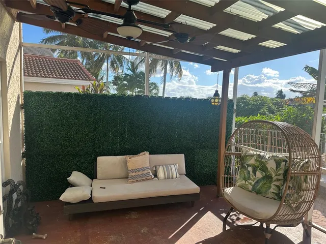 a view of entryway and hall