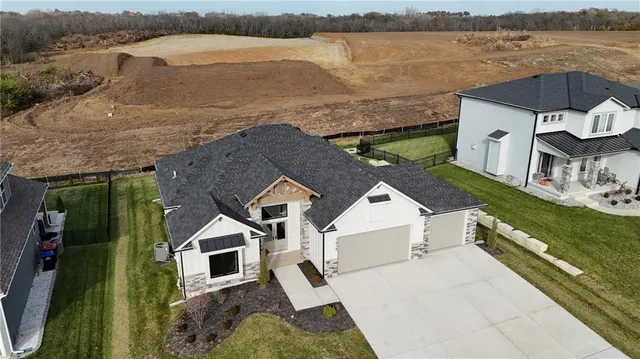 $774,900 | 1616 Southwest 27th Street, Lee's Summit, MO 64082