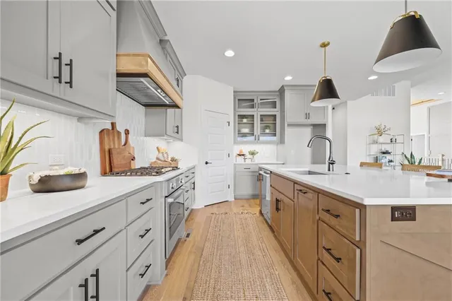 $774,900 | 1616 Southwest 27th Street, Lee's Summit, MO 64082