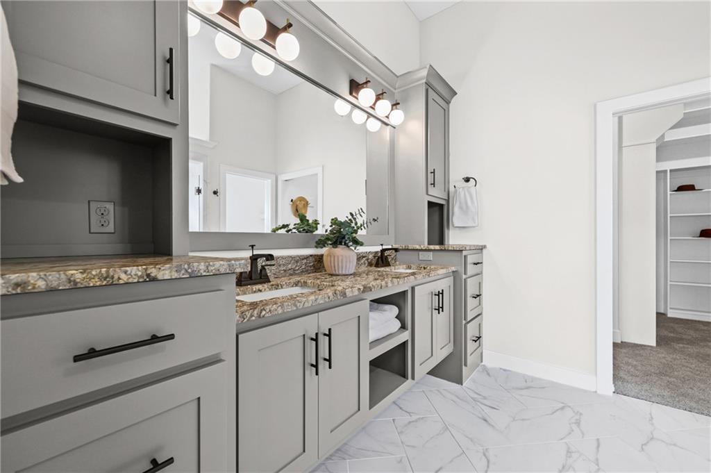 1616 Southwest 27th Street Lee's Summit, MO 64082 - Photo 21 of 52