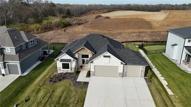 $774,900 | 1616 Southwest 27th Street, Lee's Summit, MO 64082