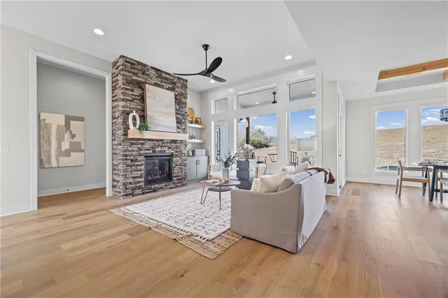 $774,900 | 1616 Southwest 27th Street, Lee's Summit, MO 64082