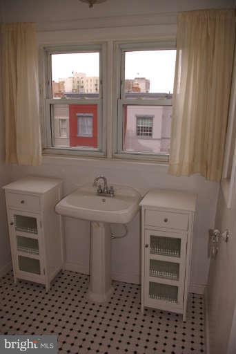 401 E Street Northeast Washington, DC 20002 - Photo 24 of 30 Upstairs unit boasts Best Bath View