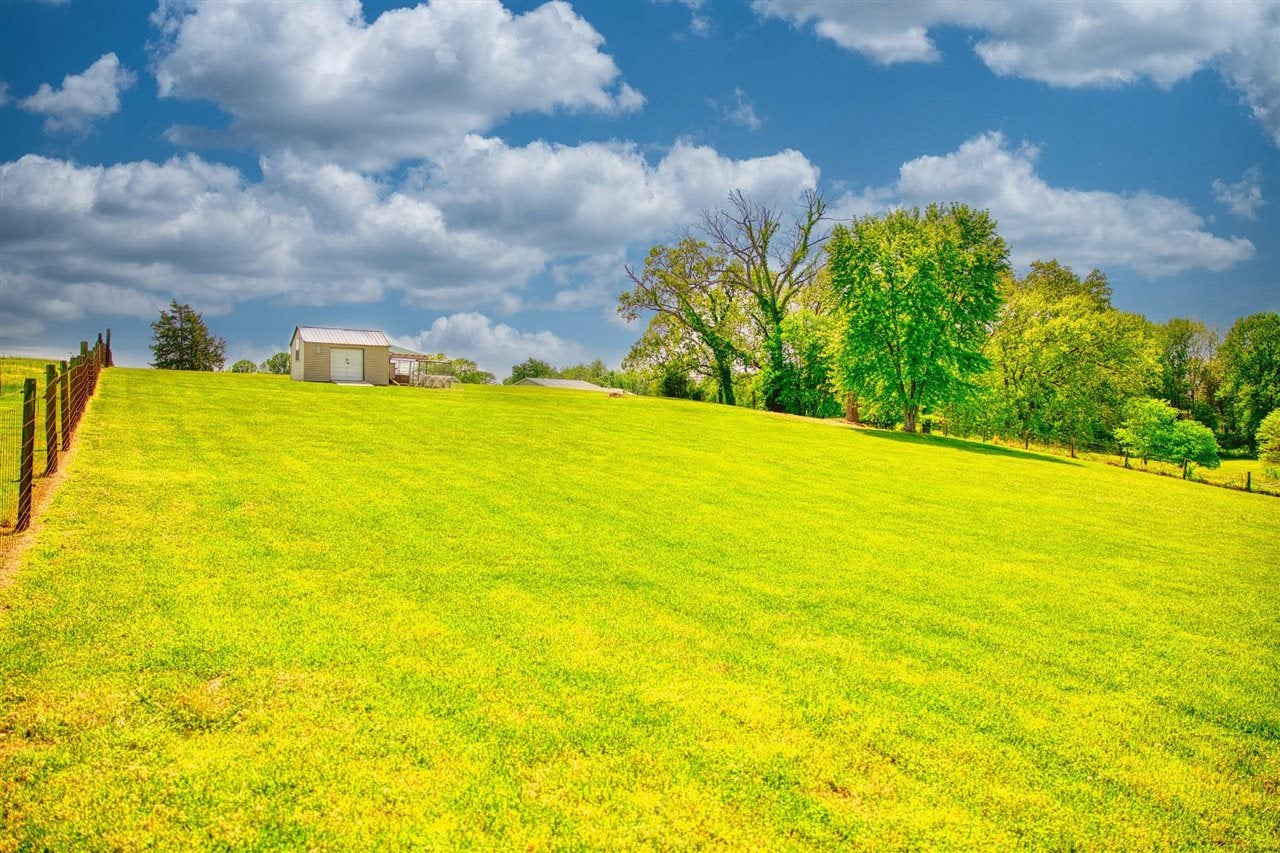 7675 Cemetery Road Bowling Green, KY 42103 - Photo 18 of 34 Gallery Image 18