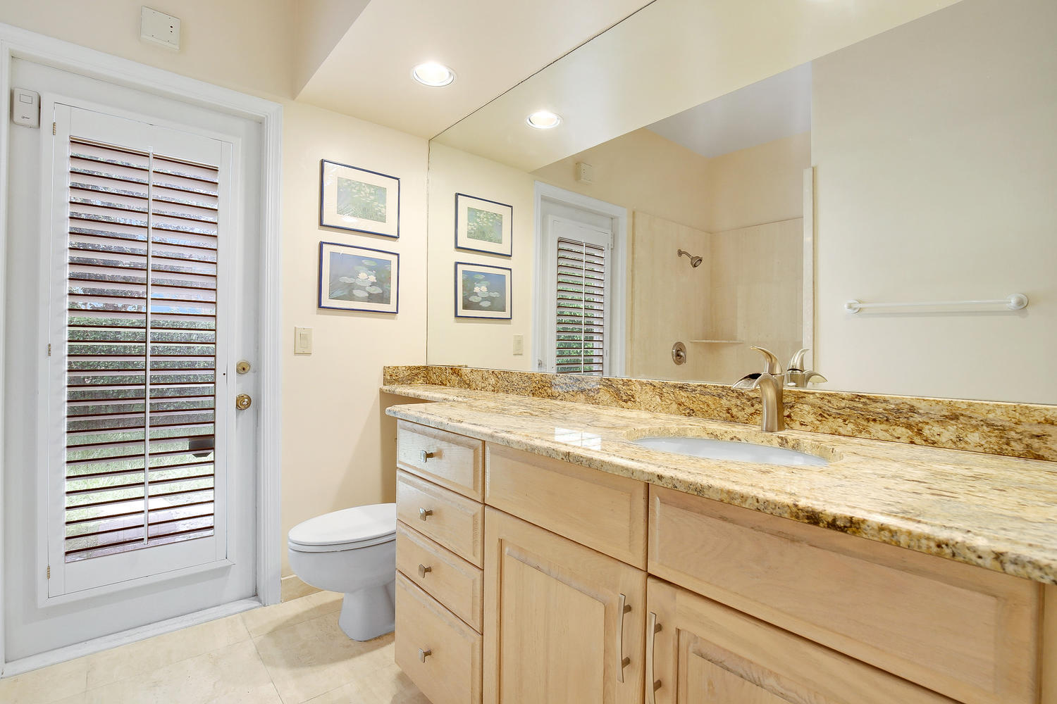 4840 Northwest 28th Avenue Boca Raton, FL 33434 - Photo 21 of 30 Guest Bathroom